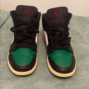 Nike Black Green White High Top Sneakers